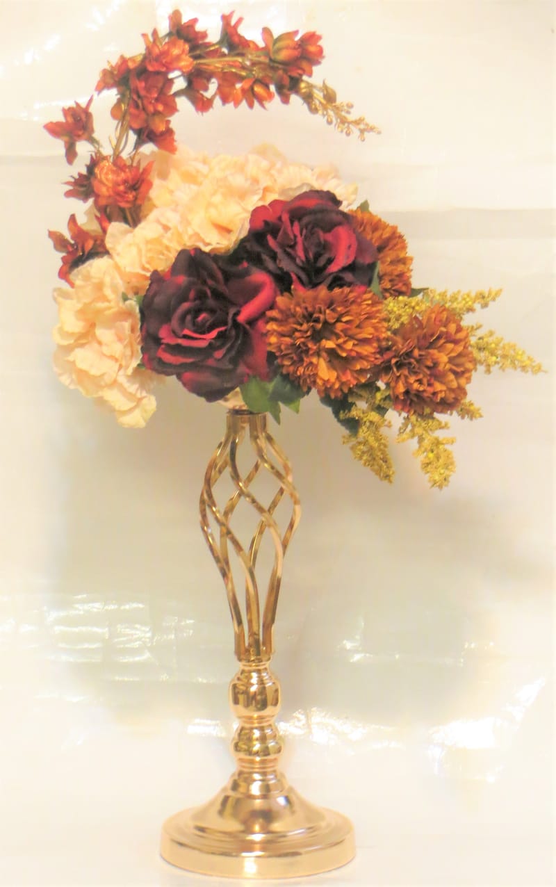 מבחר מרהיב של אגרטלים עם פרחי משי איכותיים