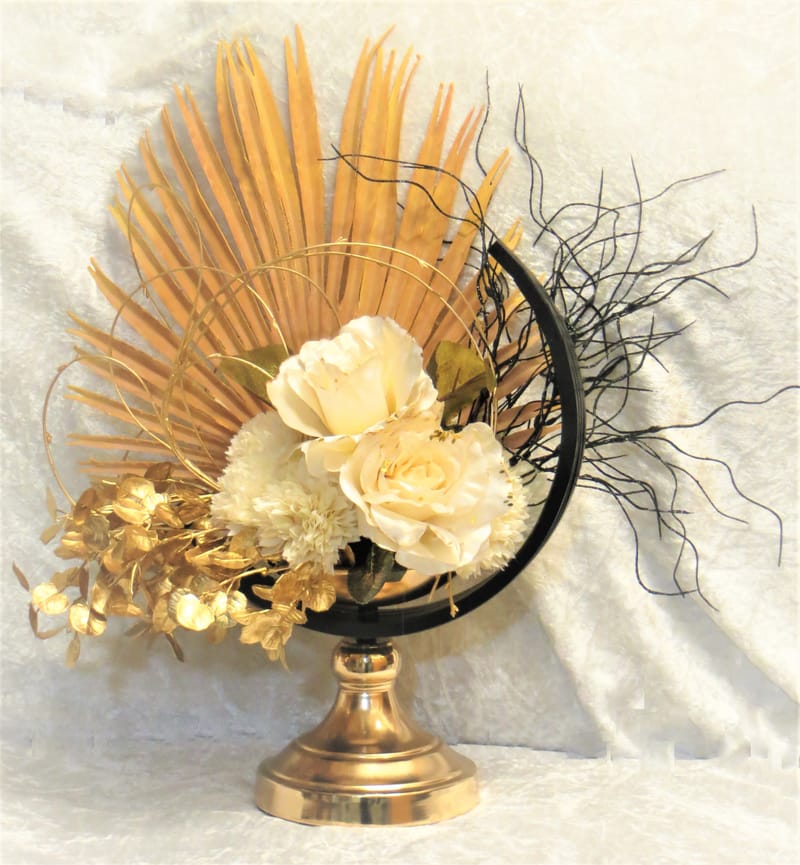 מבחר מרהיב של אגרטלים עם פרחי משי איכותיים