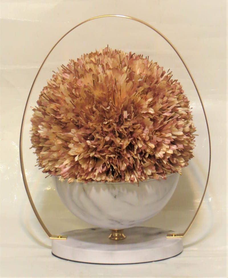 מבחר מרהיב של אגרטלים עם פרחי משי איכותיים