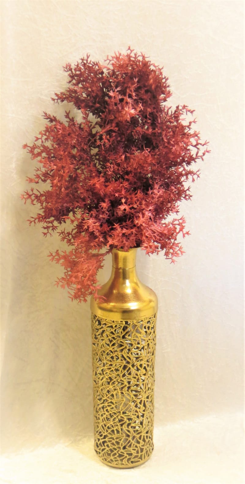 מבחר מרהיב של אגרטלים עם פרחי משי איכותיים