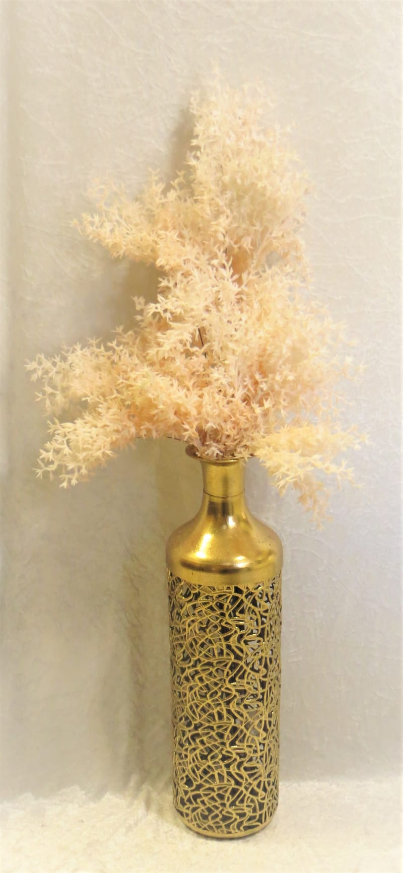 מבחר מרהיב של אגרטלים עם פרחי משי איכותיים