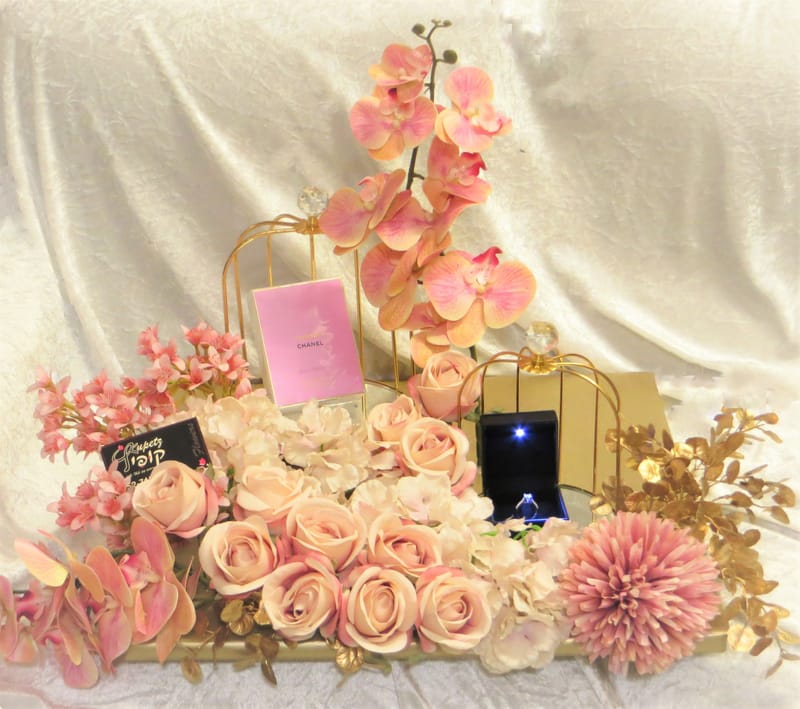 עיצובי תכשיטים בשילוב פרחים 