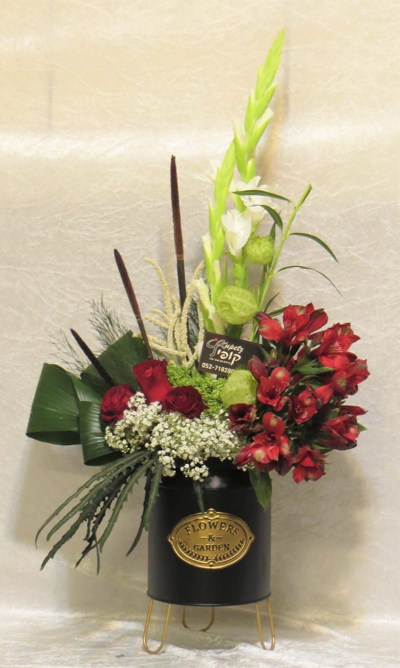 אגרטלים עם פרחים חיים