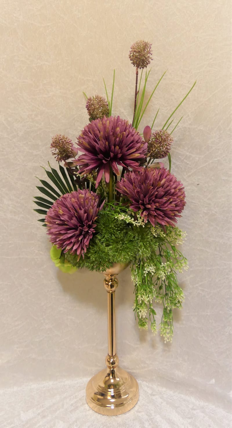 מבחר מרהיב של אגרטלים עם פרחי משי איכותיים