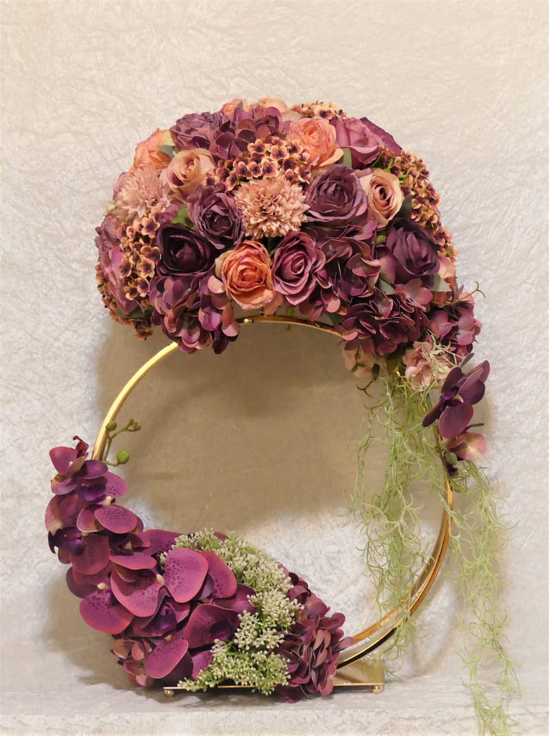 מבחר מרהיב של אגרטלים עם פרחי משי איכותיים