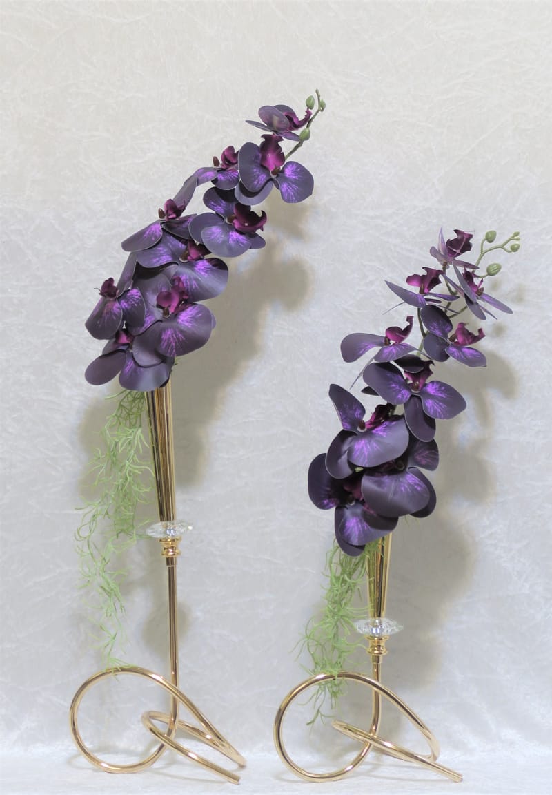 מבחר מרהיב של אגרטלים עם פרחי משי איכותיים