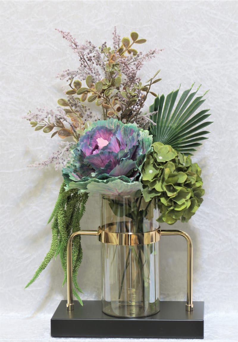 מבחר מרהיב של אגרטלים עם פרחי משי איכותיים