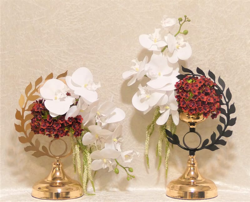 מבחר מרהיב של אגרטלים עם פרחי משי איכותיים