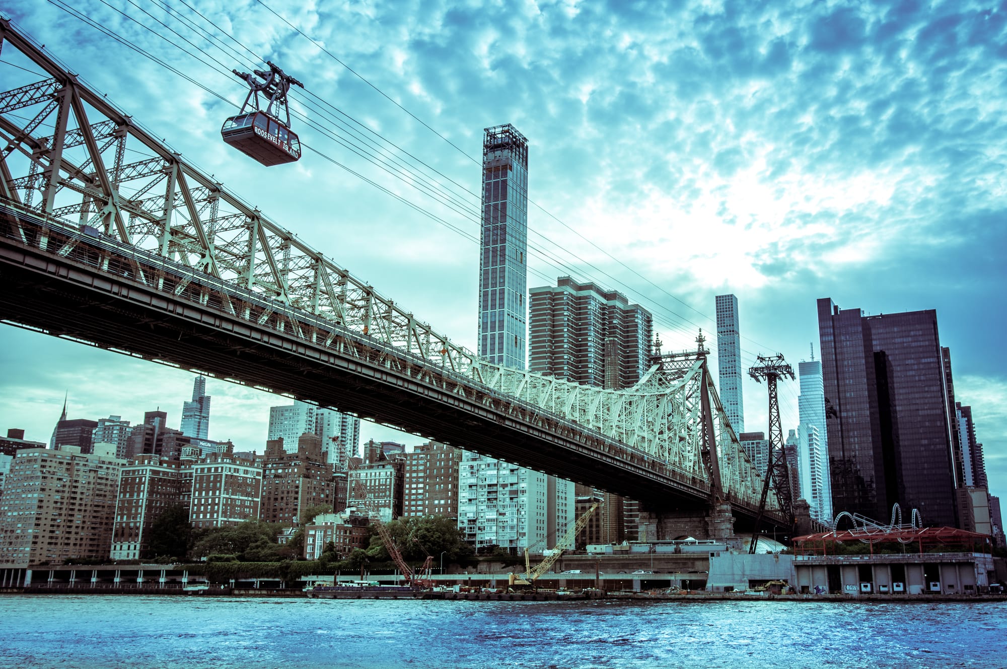 QUEENSBORO BRIDGE | ROOSEVELT ISLAND TRAMWAY | MANHATTAN, NYC