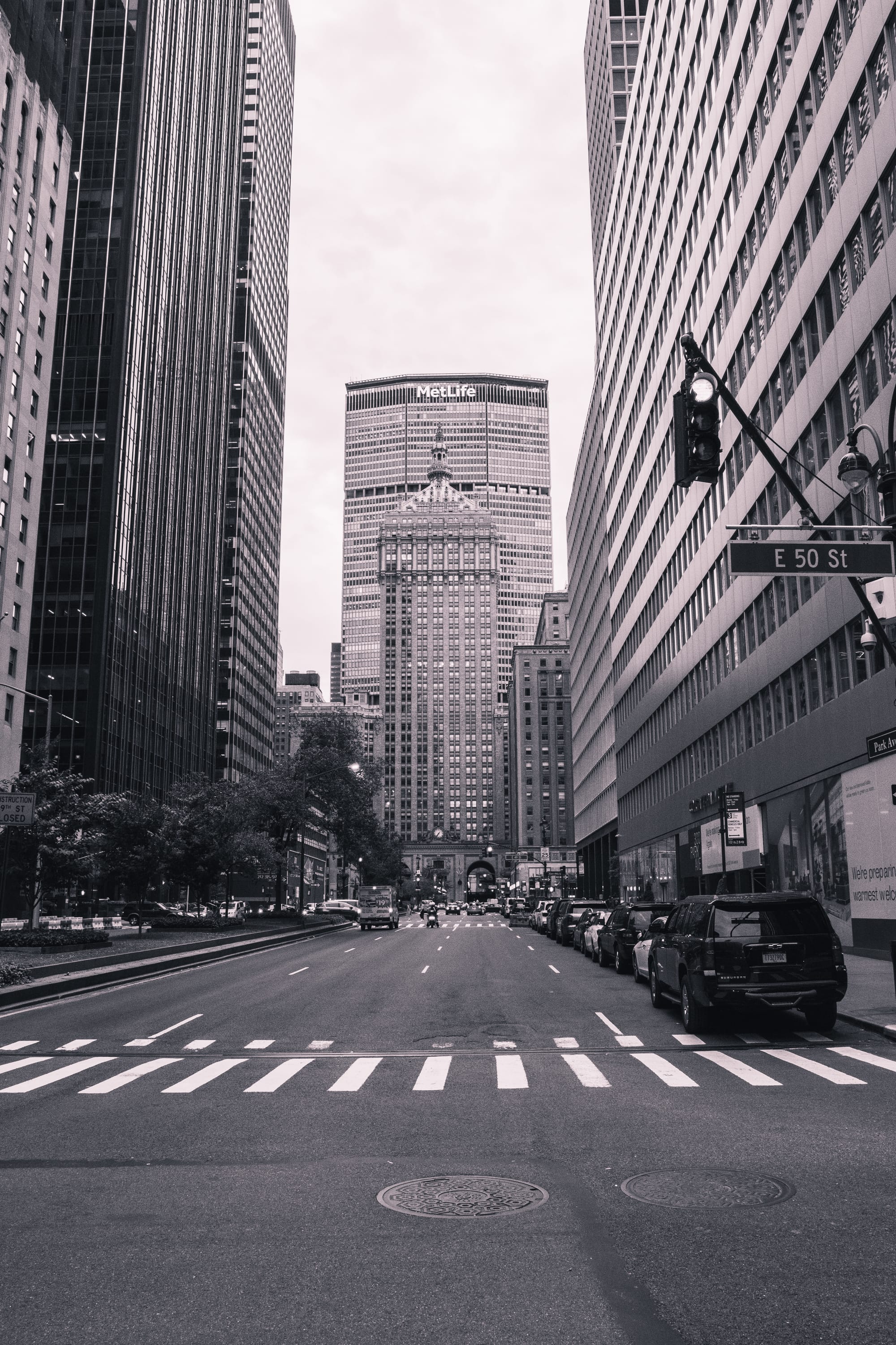 MIDTOWN'S METLIFE BUILDING | B&W