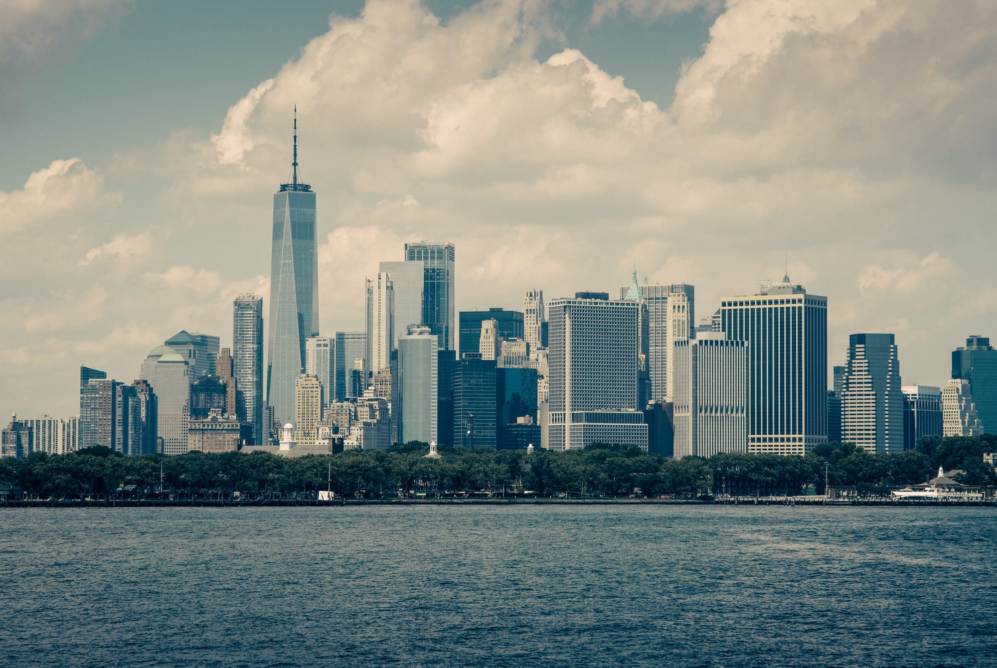 MANHATTAN, NY VIEW FROM STATEN ISLAND FERRY