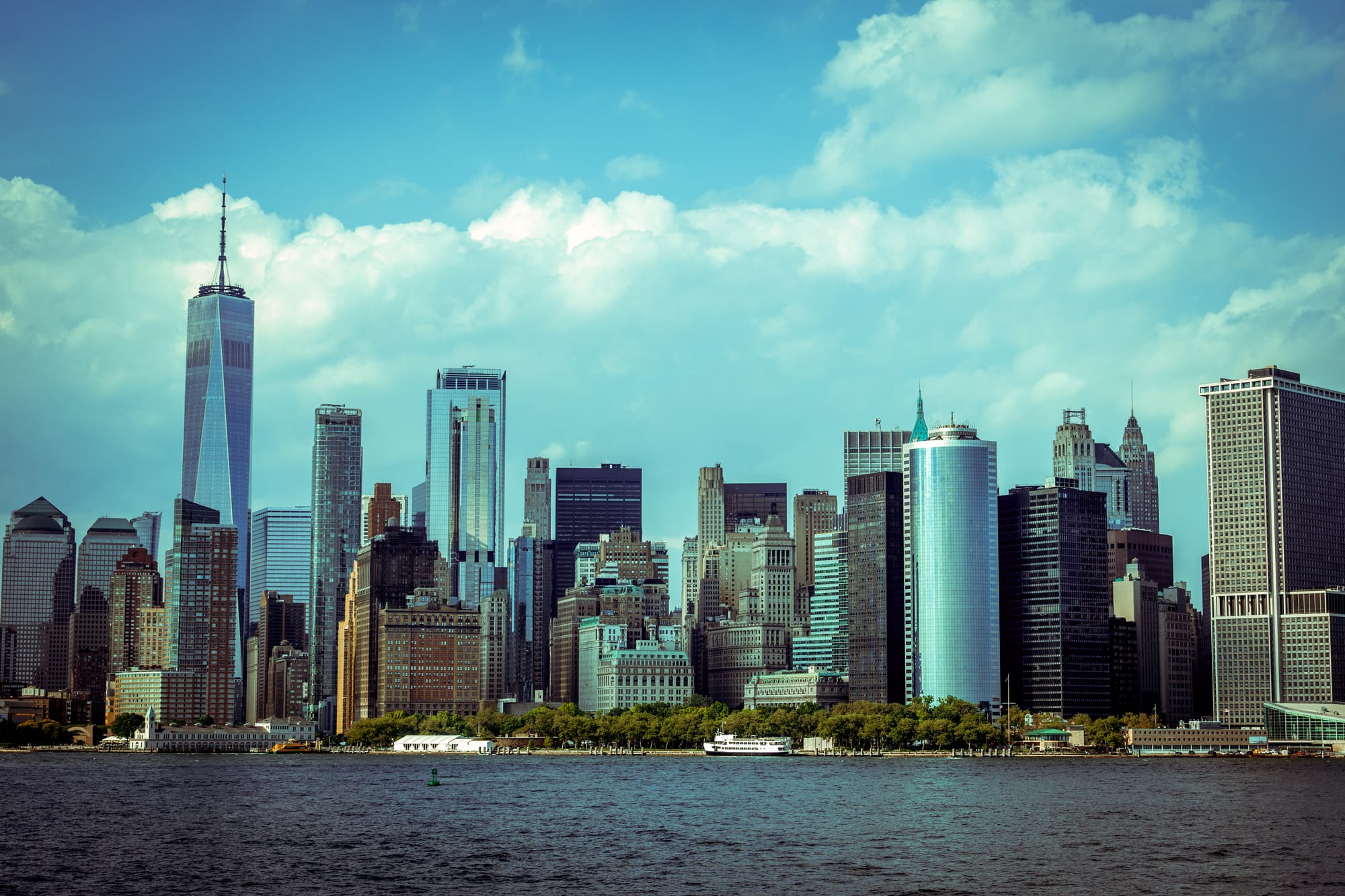 MANHATTAN, NY VIEW FROM STATEN ISLAND FERRY