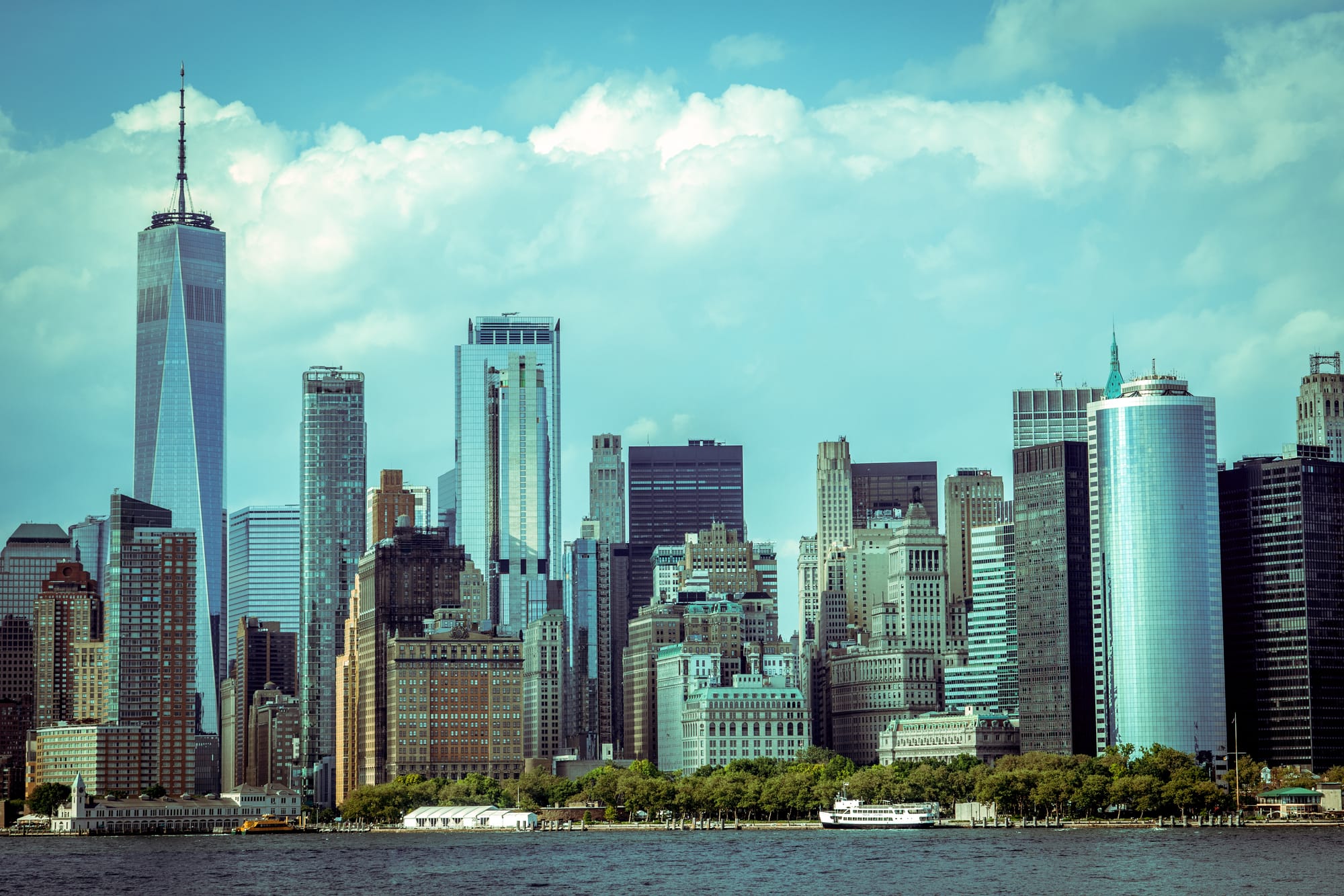 MANHATTAN, NY VIEW FROM STATEN ISLAND FERRY