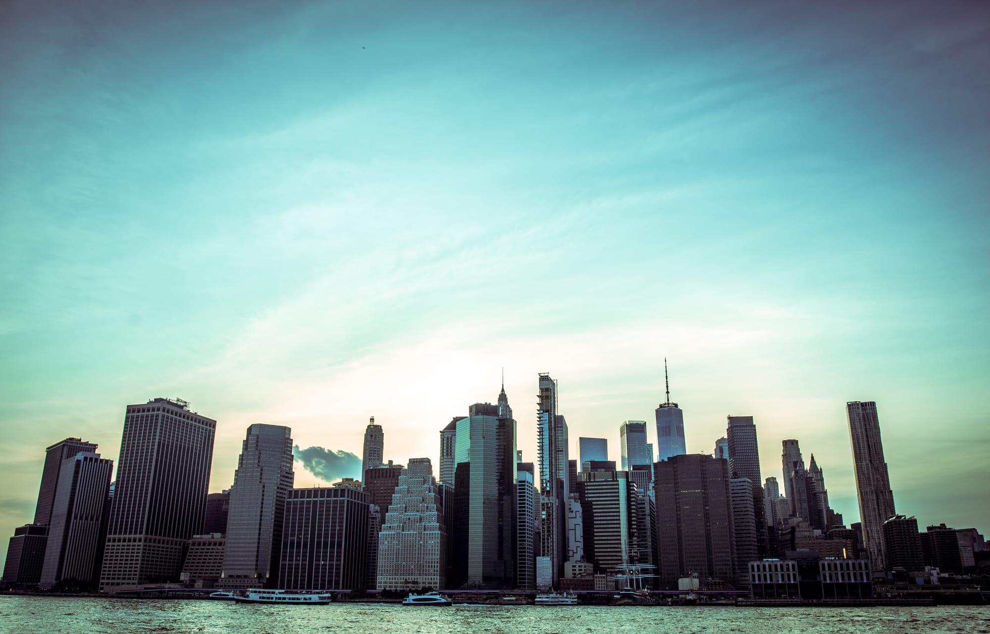 MANHATTAN, NY VIEW FROM DUMBO BROOKLYN | SKYLINE BLUE