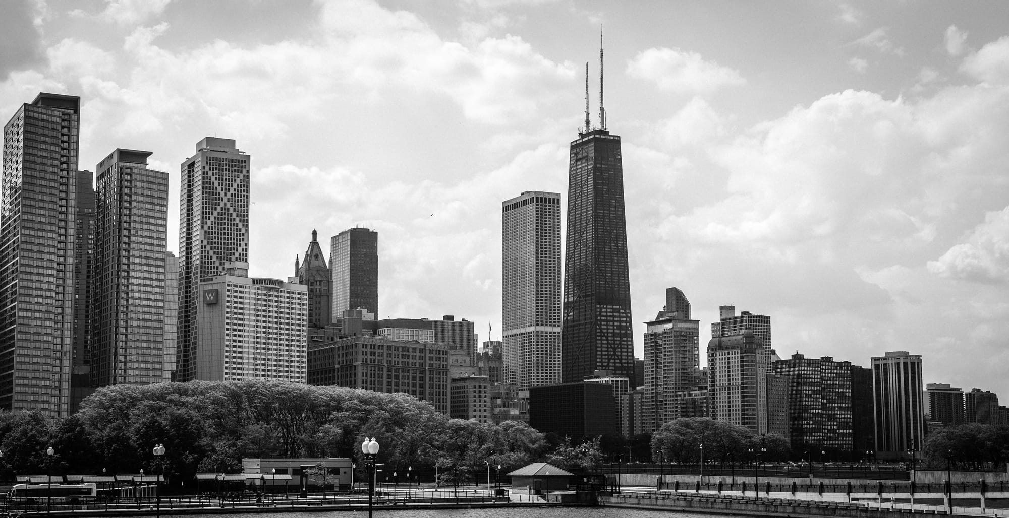 DOWNTOWN CHICAGO, IL | B&W