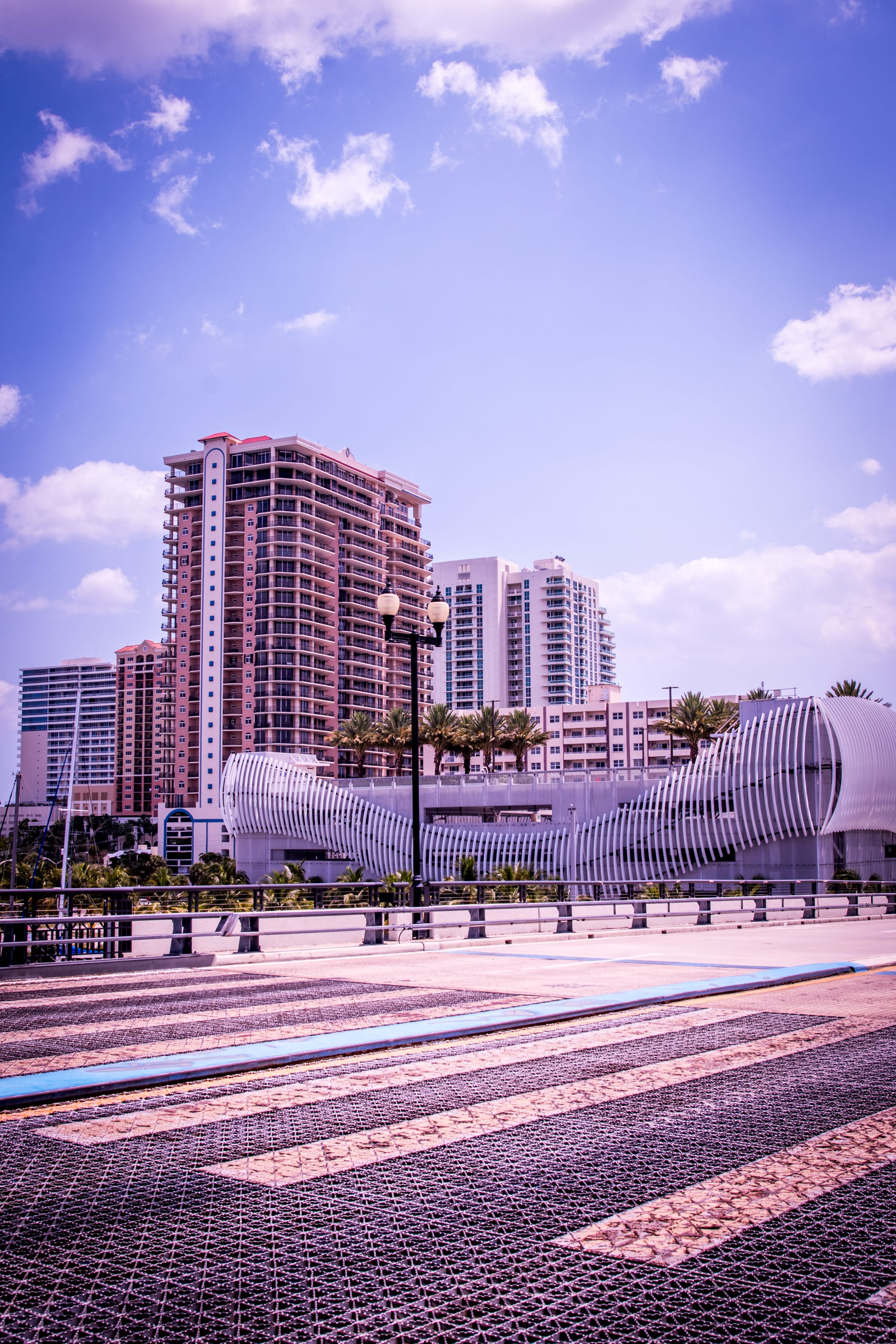 DOWNTOWN BUILDING FORT LAUDERDALE, FL