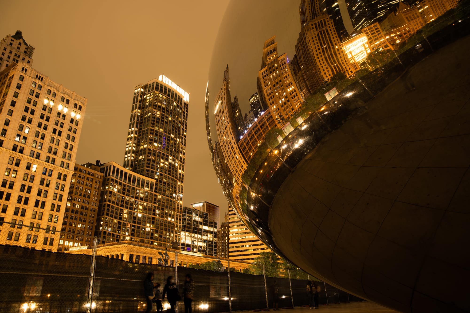 THE BEAN AT MILLENIUM PARK AT NIGHT