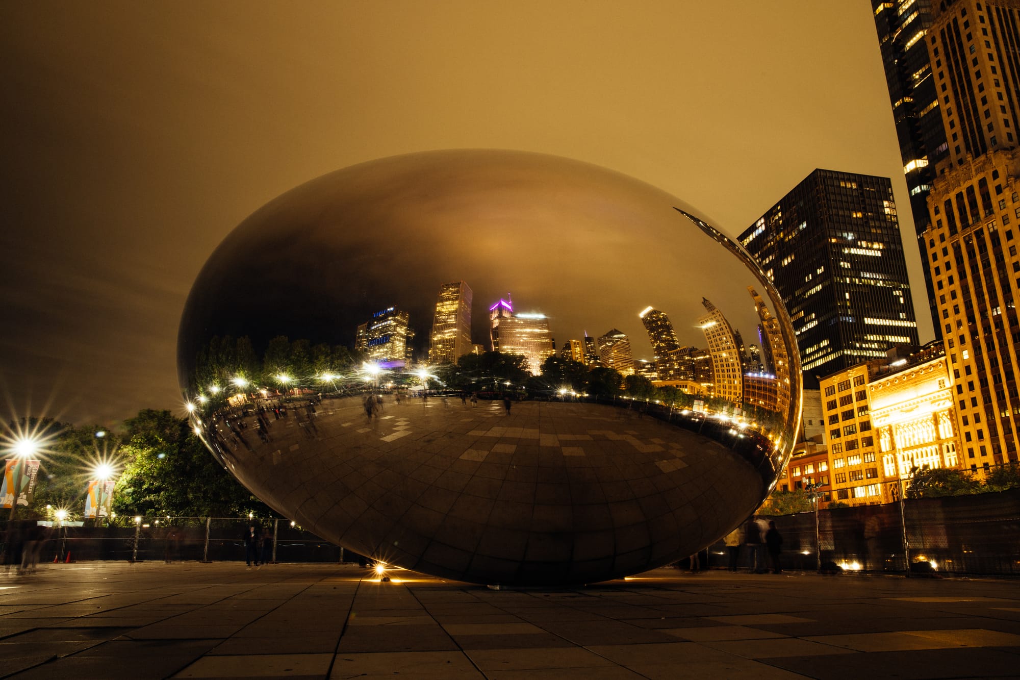 THE BEAN AT MILLENIUM PARK IN CHICAGO, IL