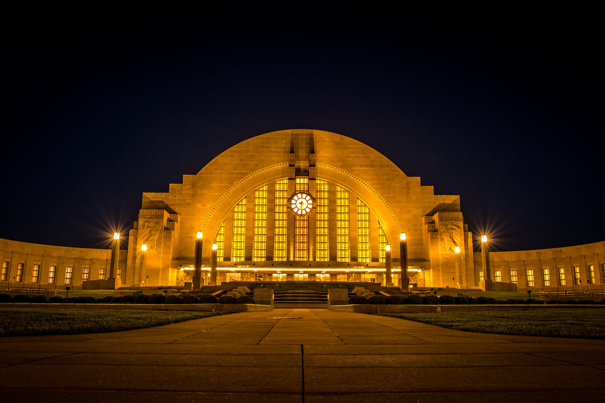 CINCINNATI MUSEUM CENTER AT UNION TERMINAL IN THE MORNING