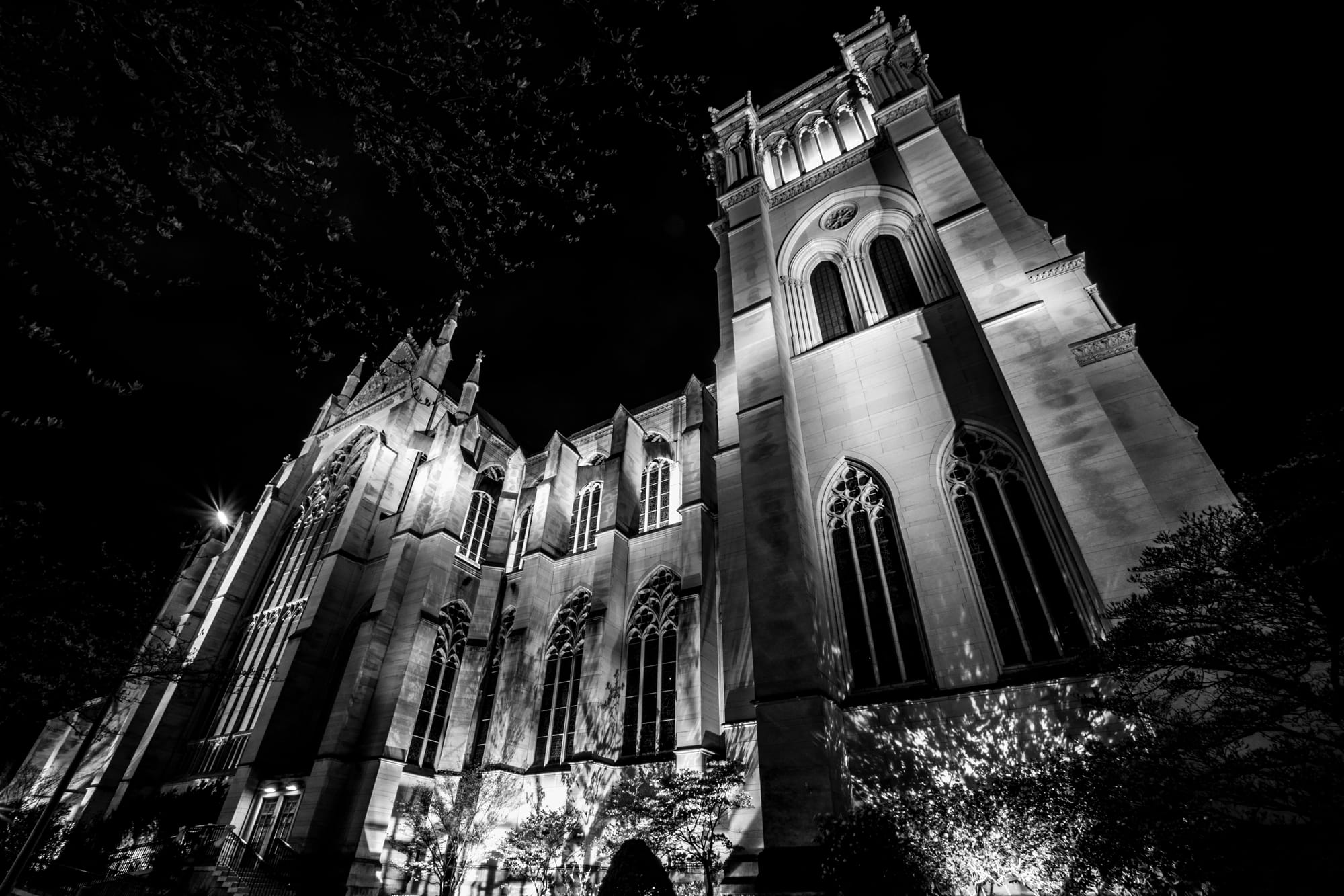 CATHEDRAL BASILICA OF THE ASSUMPTION COVINGTON, KY B&W