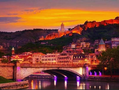 البرنامج الذهبي: 8 ليالى 9 أيام