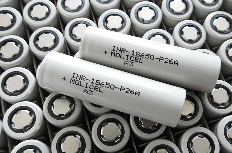 Comparing LiPo and 18650 Li-ion Batteries for Drones: Which is Better?