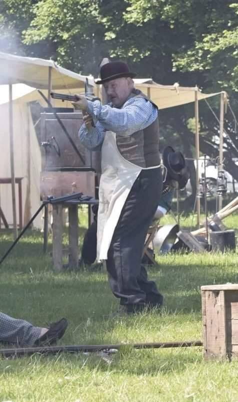 Mark Ward (AKA Charlie Waite.)