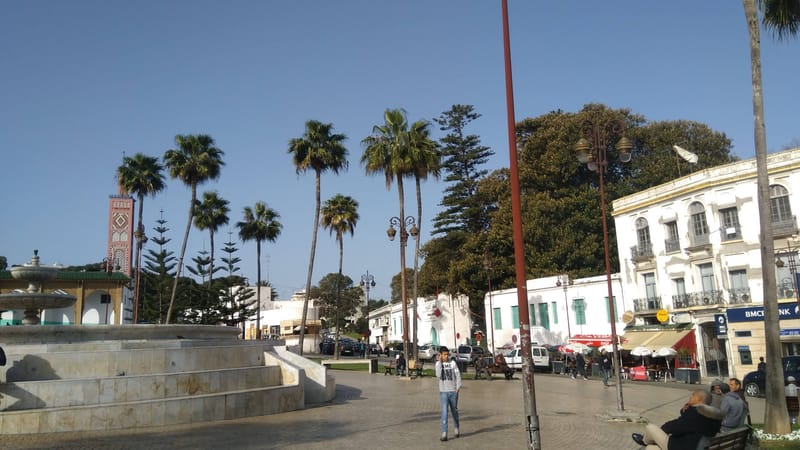 Croceristi :tangeri e grotte d Ercole.