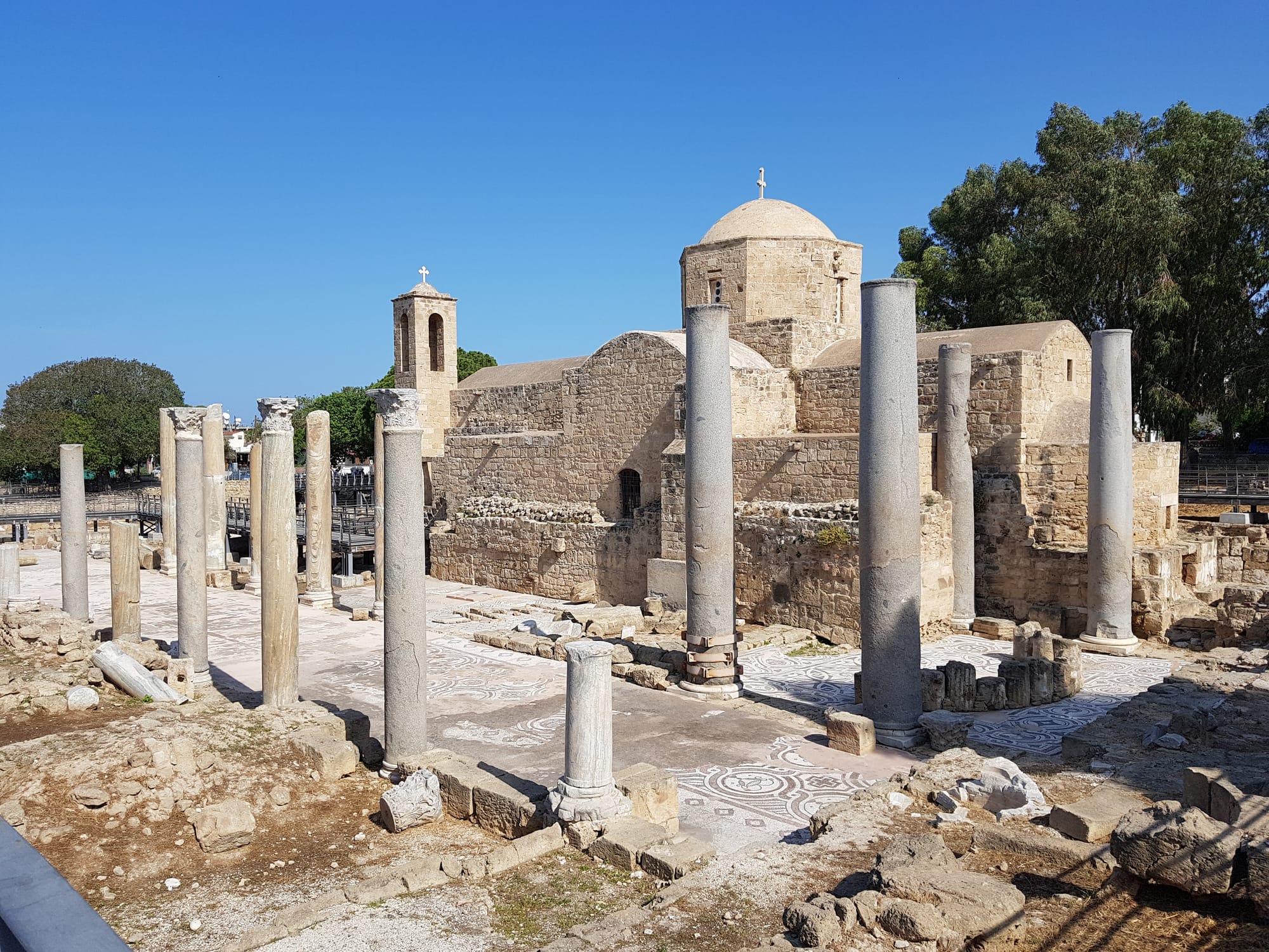 PANAGIA CHRYSOPOLITISSA. SENOVĖS GRIUVĖSIAI.