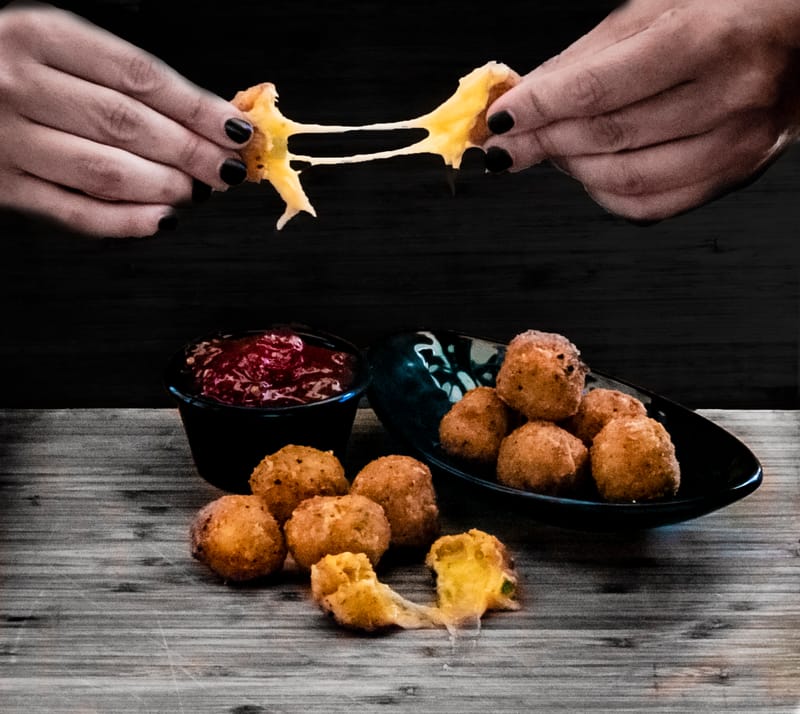 CHEESY JALAPEÑO TOTS