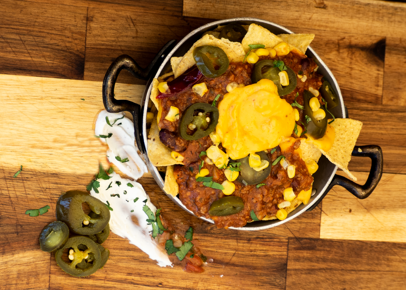 CHILI CON CARNE NACHOS (HOT)