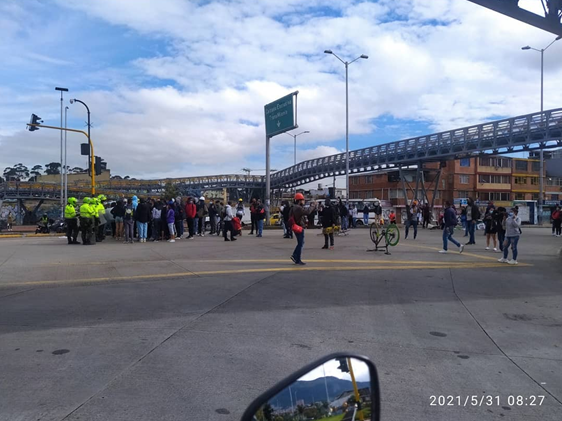 Se producen nuevos bloqueos y manifestaciones en diferentes puntos de la ciudad