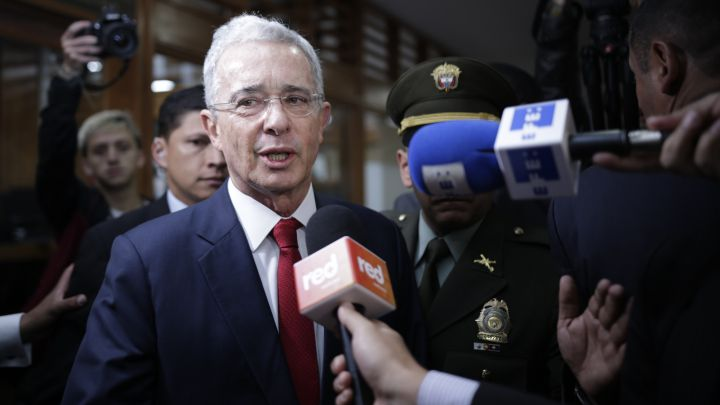 “Un mes de destrucción nacional”: Álvaro Uribe Vélez