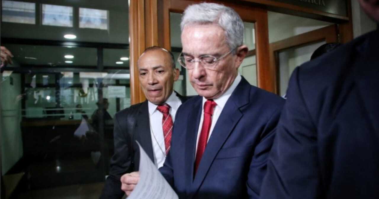 Se aplaza la audiencia de preclusión contra Álvaro Uribe Vélez