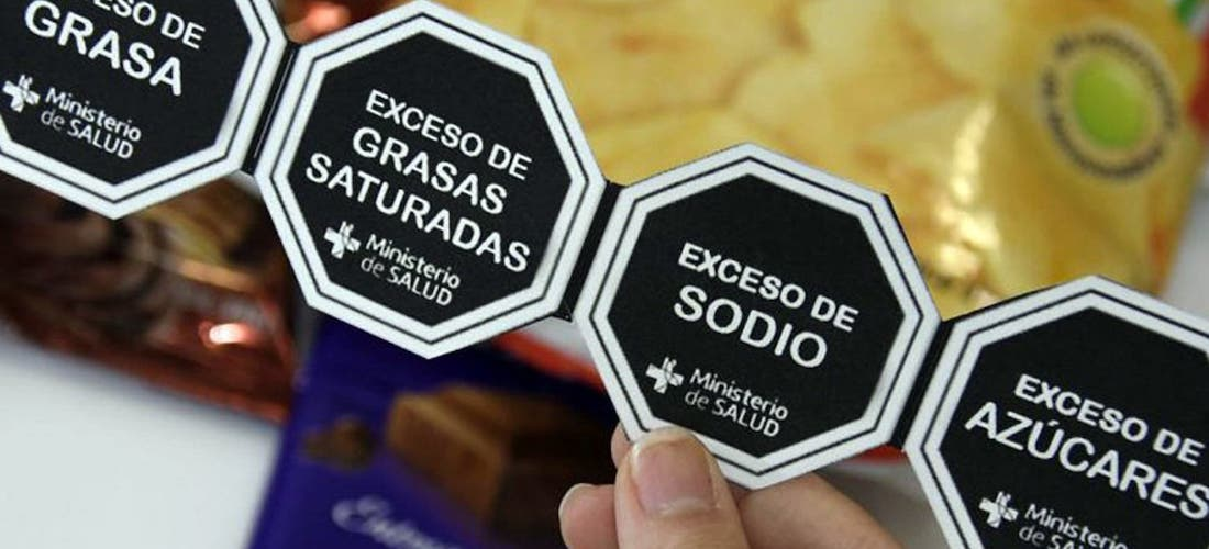 Nueva “jugadita” del Gobierno Nacional para entorpecer el proyecto de ley: comida chatarra