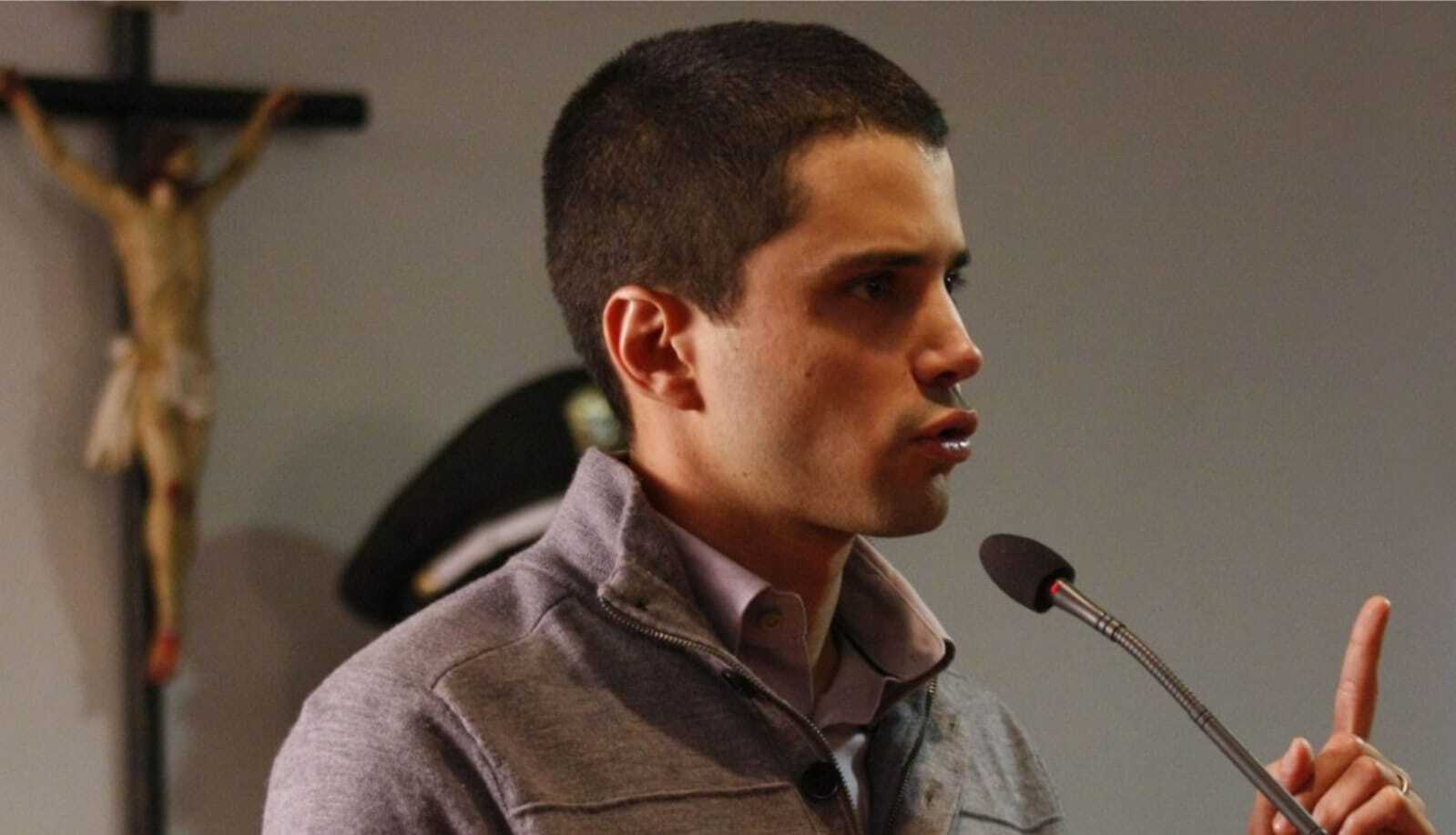 Tomás Uribe perdió los estribos en medio de la reunión entre su padre y de Roux por un tuit de Comisionada en 2017