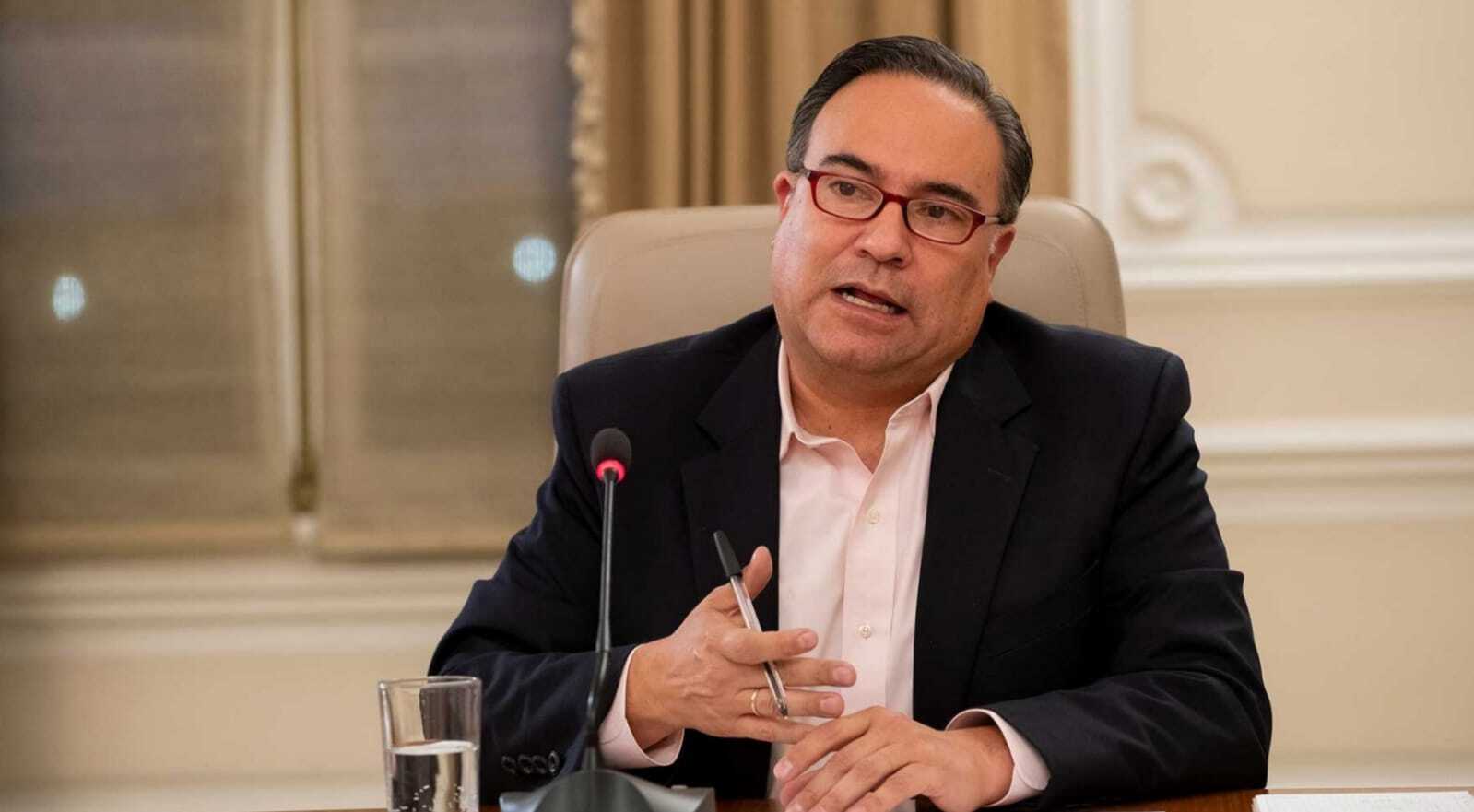 Embajador de Colombia en España, se disculpa luego de su declaración sobre “Autores neutros”