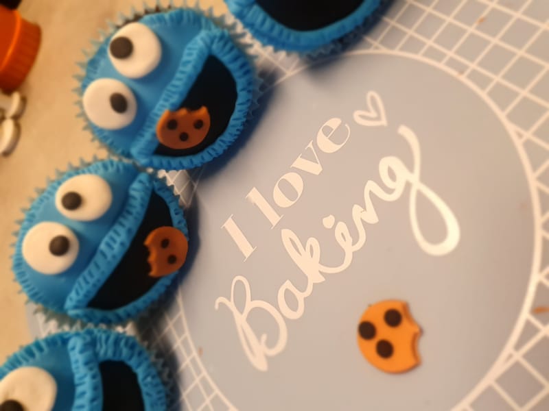 Cookie Monster Cupcake Creator