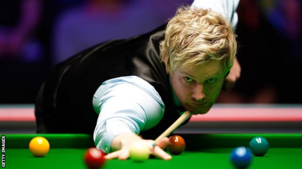 Reigning champion Neil Robertson fell to a shock 6-2 defeat by amateur John Astley in the first round of the UK Championship 2021!