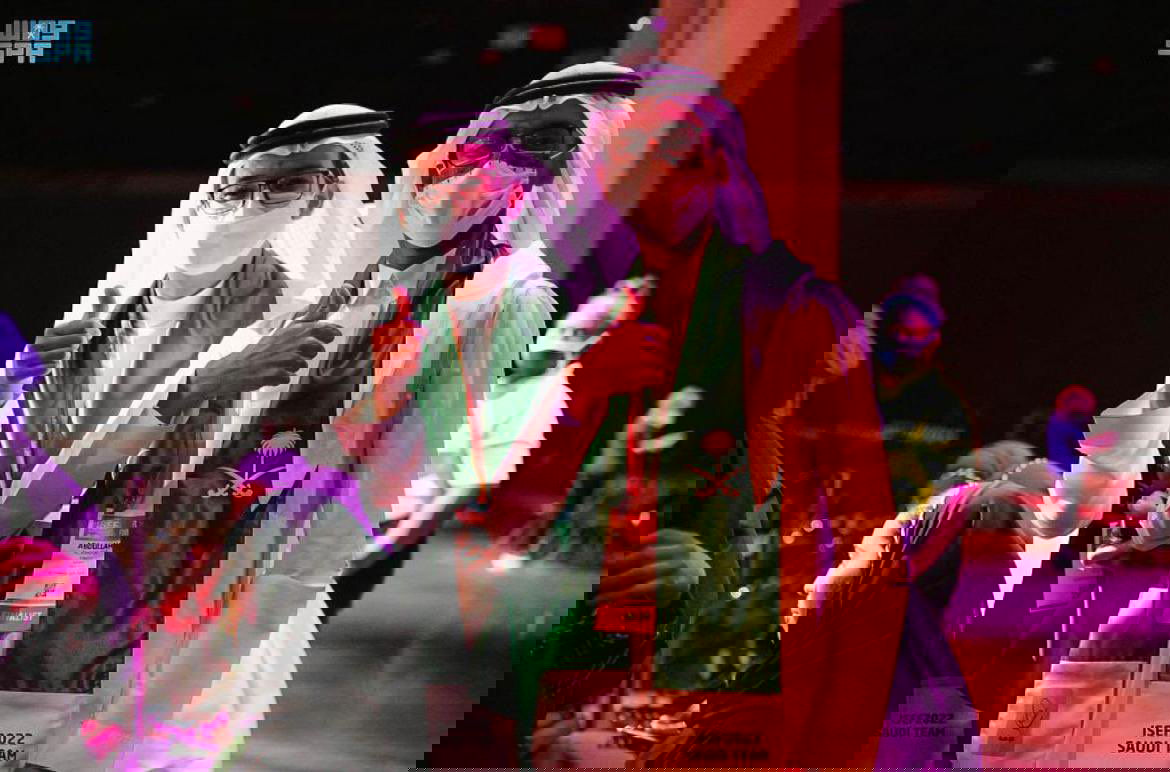 طالبنا عبدالله مع زميله من المنتخب السعودي