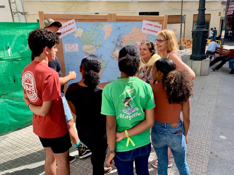 La televisión ONDA CÁDIZ se hace eco de nuestra difusión en la calle.
