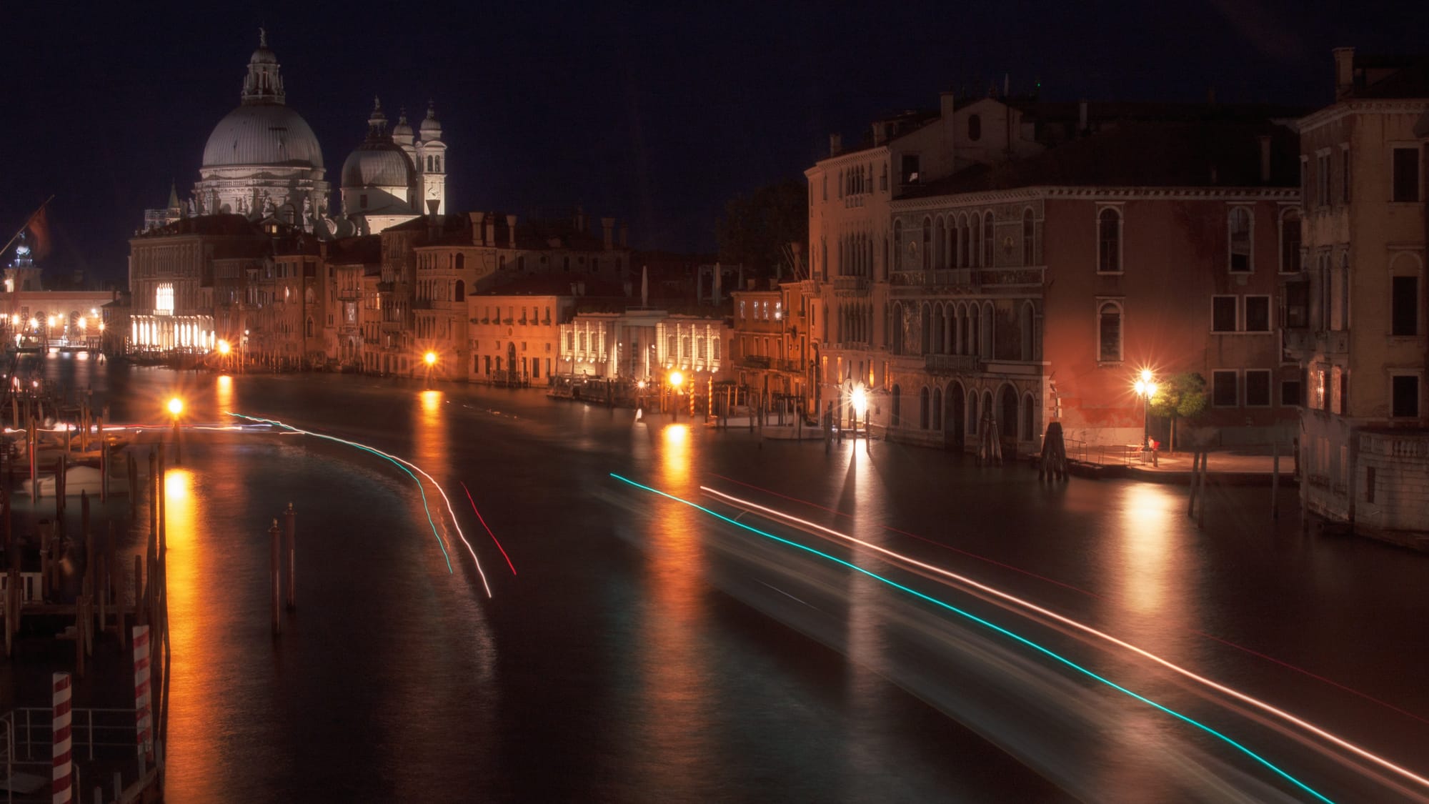 "Scie di luce sul Canal Grande"