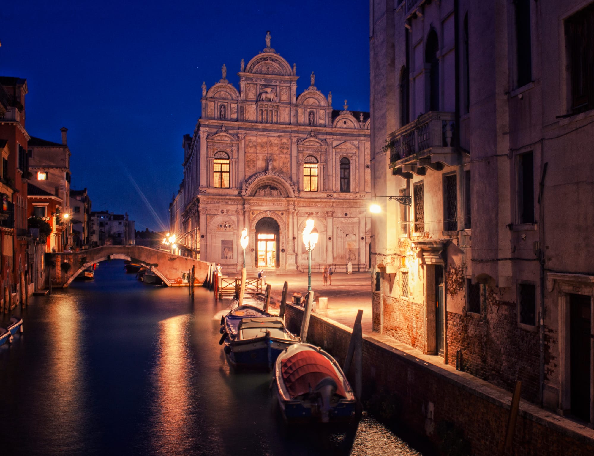 "Luce, all'improvviso"