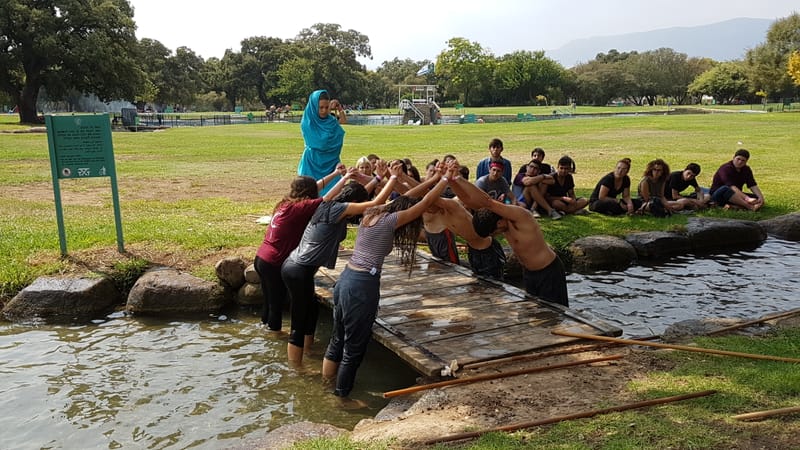 הגיבור והמקהלה