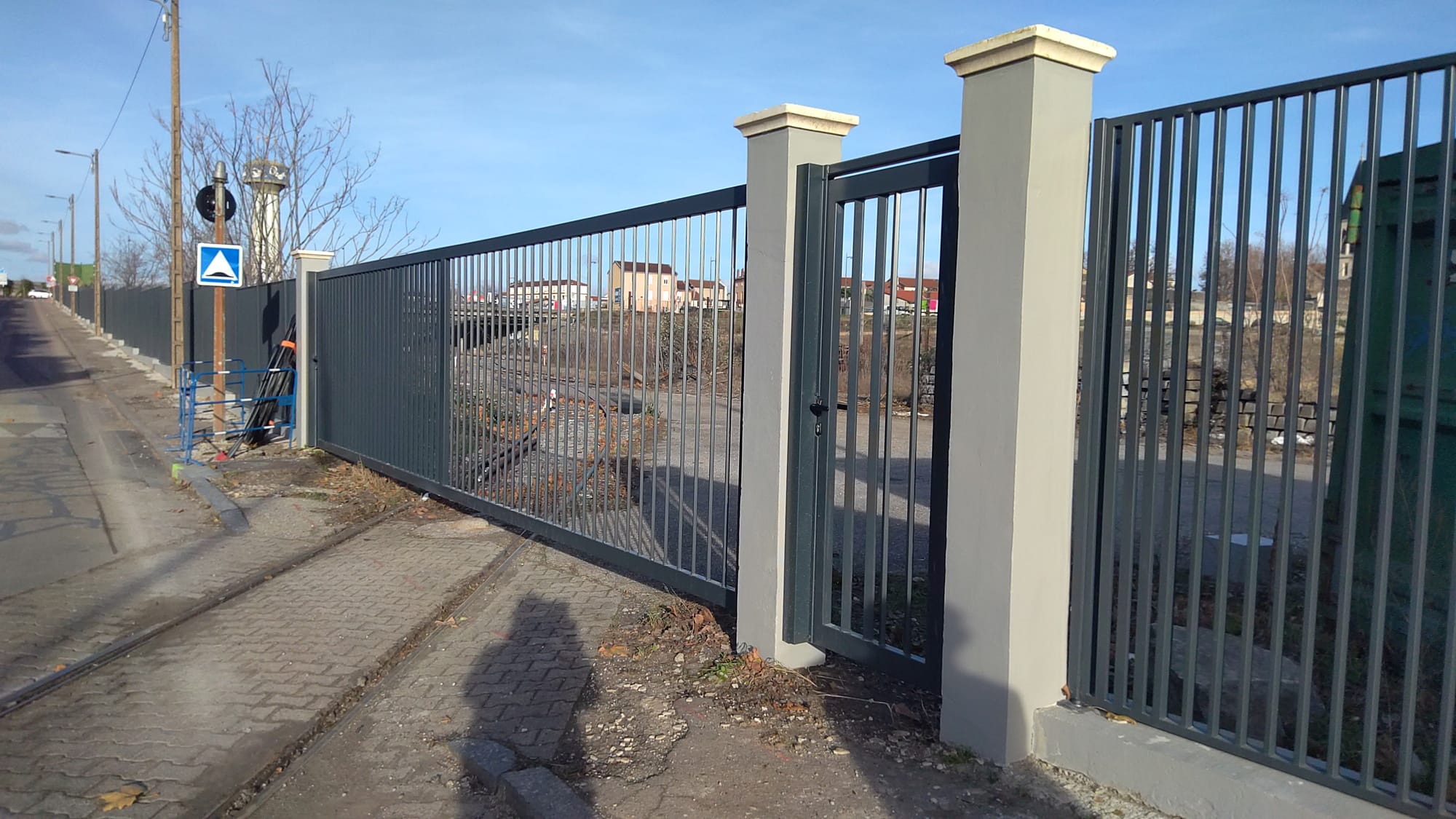 REMPLACEMENT D’UNE CLOTURE PHASE 1 à St-Fons (Lyon)