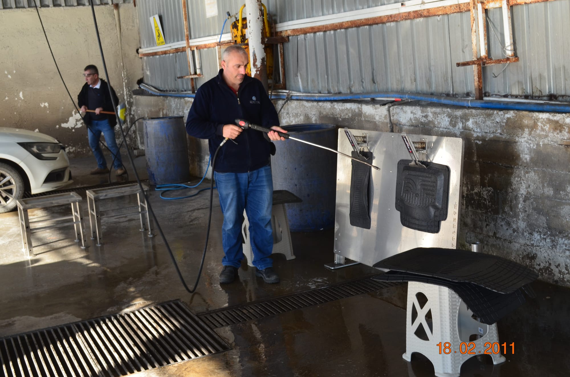 304 KALİTE PASLANMAZ ÇELİK ARABA PASPASI YIKAMA STANDI 