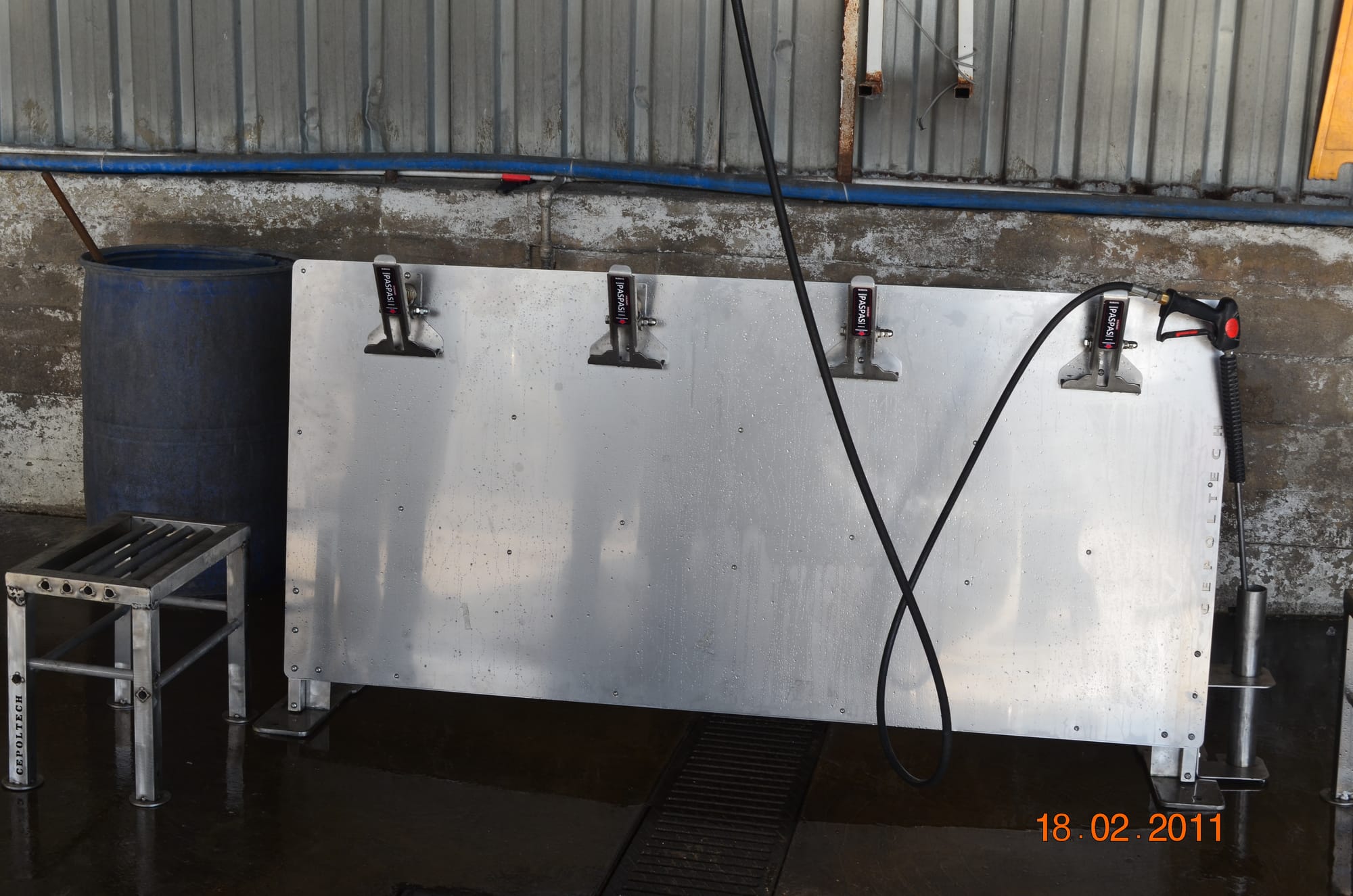 PASLANMAZ 304 KALİTE ÇELİK ARABA PASPASI YIKAMA STANDI