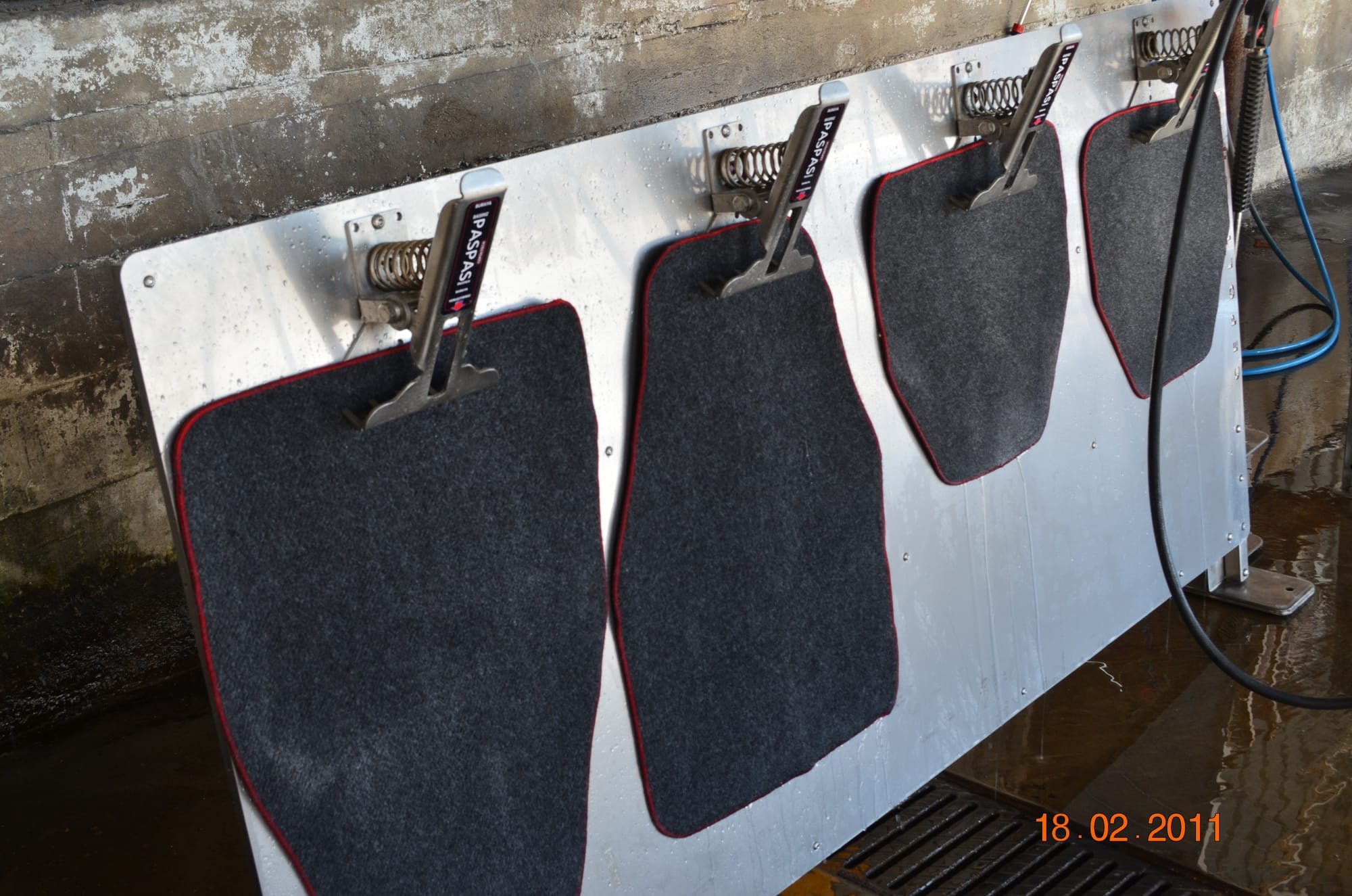 PASLANMAZ 304 KALİTE ÇELİK ARABA PASPASI YIKAMA STANDI