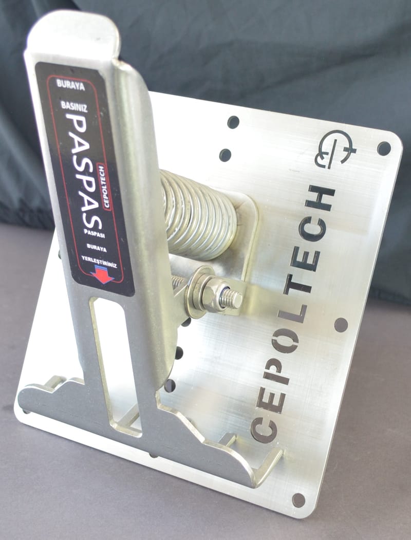 PASLANMAZ (304 KALİTE )ARABA PASPASI YIKAMA ASKISI CEPOLTECH AT-22 / ÜRÜN 2 PARÇADAN OLUŞUP ÜST PARÇA 4mm KALINLIKTA VE ALT PARÇA DA 3 mm KALINLIKTAKİ PASLANMAZ SACDAN İMAL EDİLMİŞTİR.