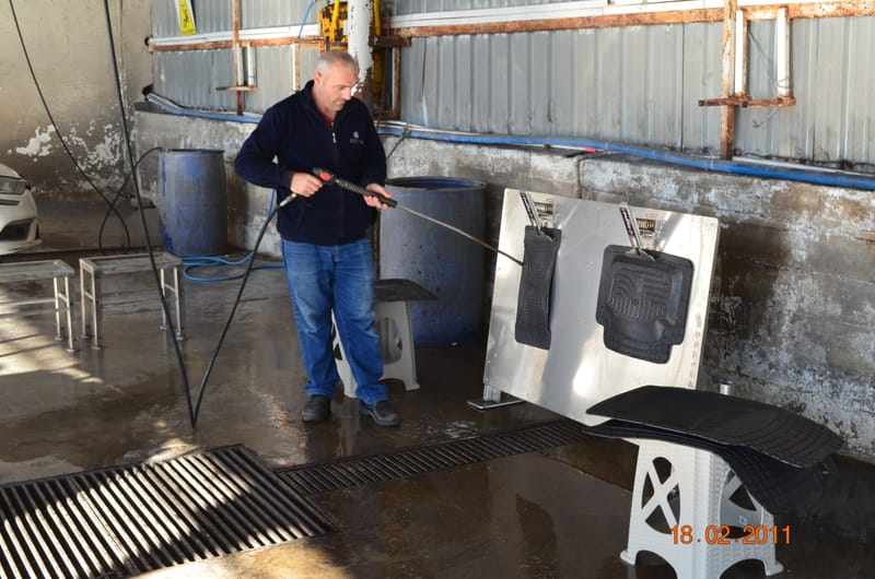 ST200 PASLANMAZ ÇELİK  ARABA PASPASI YIKAMA STANDI